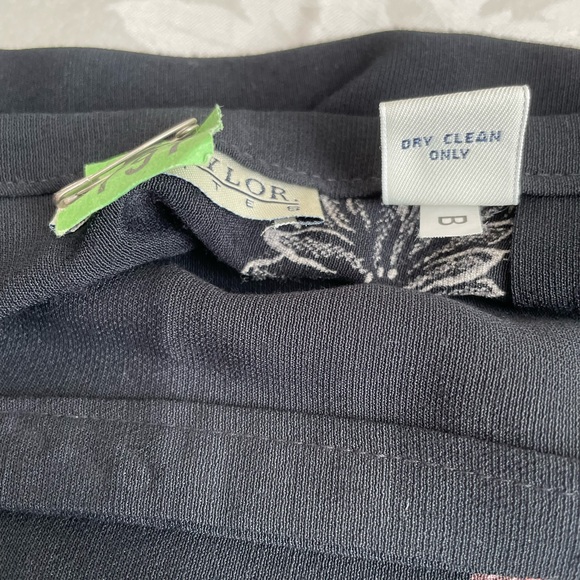 Like New Ann Taylor Wrap Skirt - Picture 5 of 7